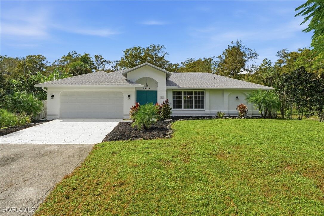 Property Photo: 391 8th Street SE FL 34117
