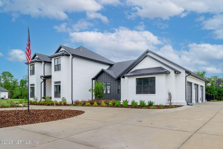 Property Photo:  1483 Emalyn Estates Court  FL 32003