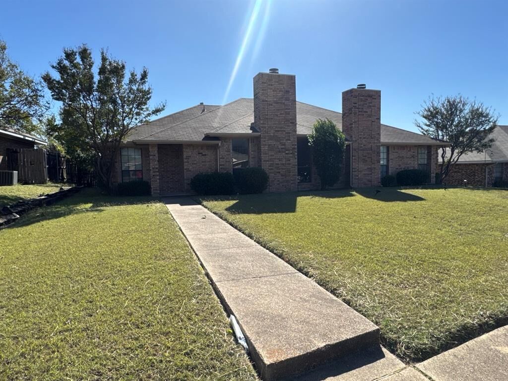 Property Photo:  506 Amber Lane  TX 75115