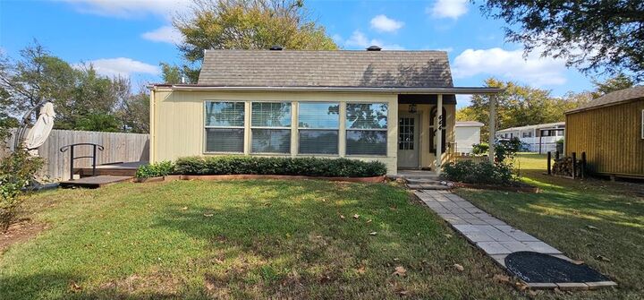 Property Photo:  444 Geronimo  TX 75783 