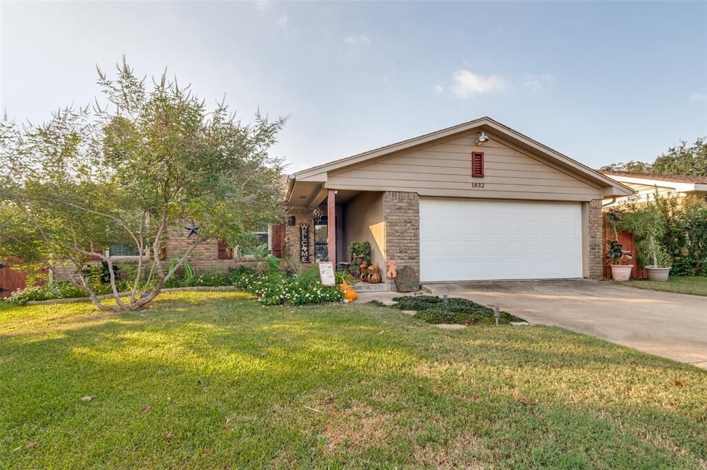 Property Photo:  1832 Tameria Drive  TX 75060 