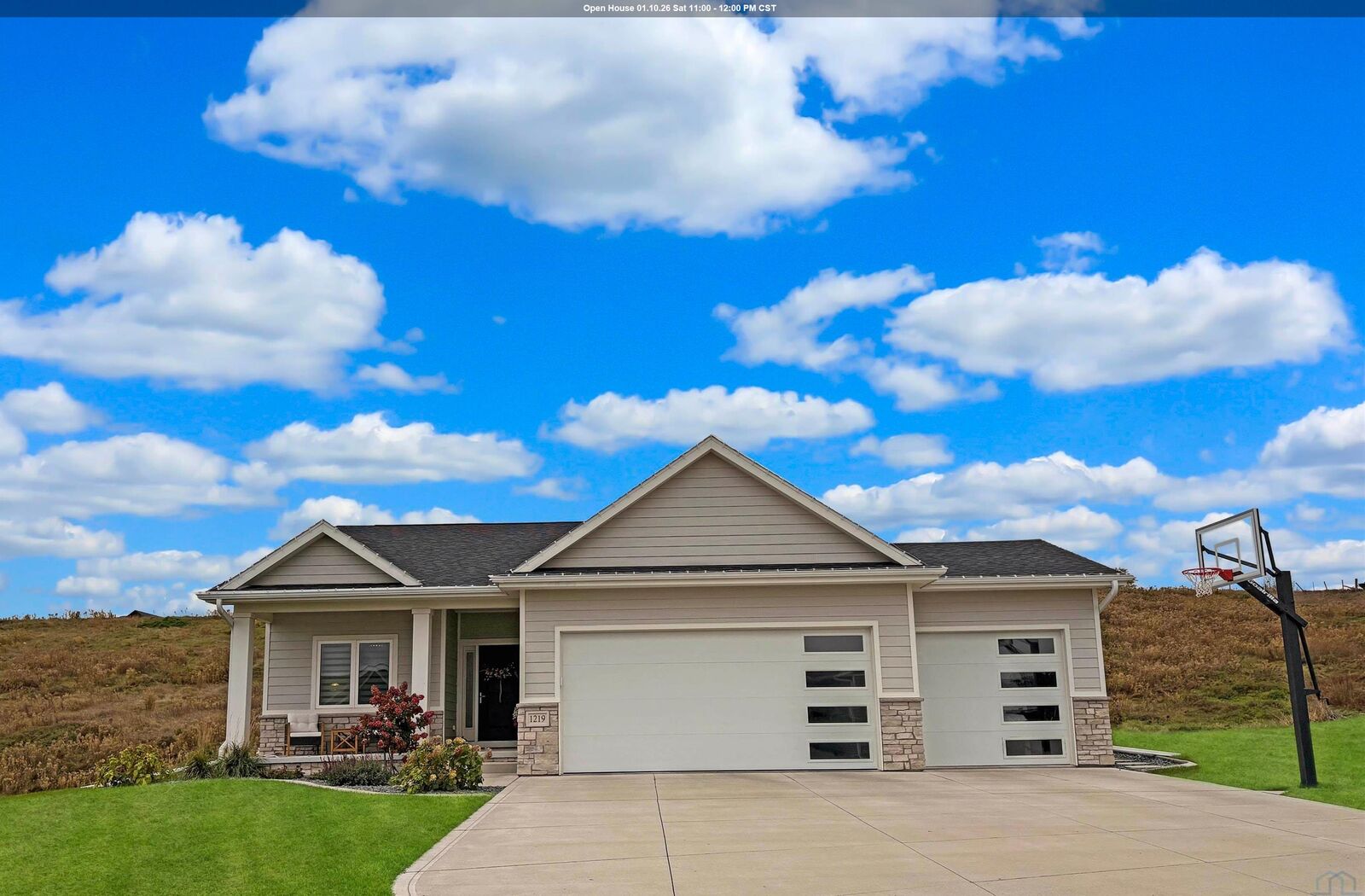 Property Photo:  1219 Blackhawk Ct  IA 51024 