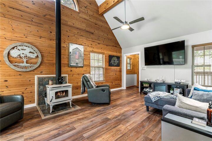 Property Photo:  9753 Stoney Hollow Road  AR 72758