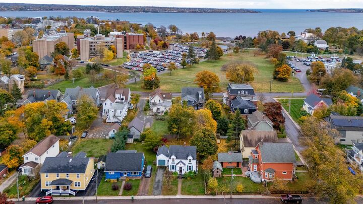 Photo de la propriété:  28 Churchill Avenue  PE C1A 1Y9