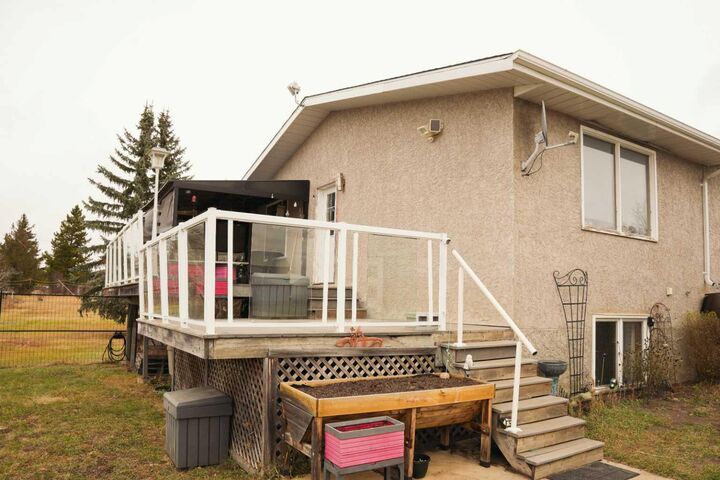 4205 47 Street — photo 1