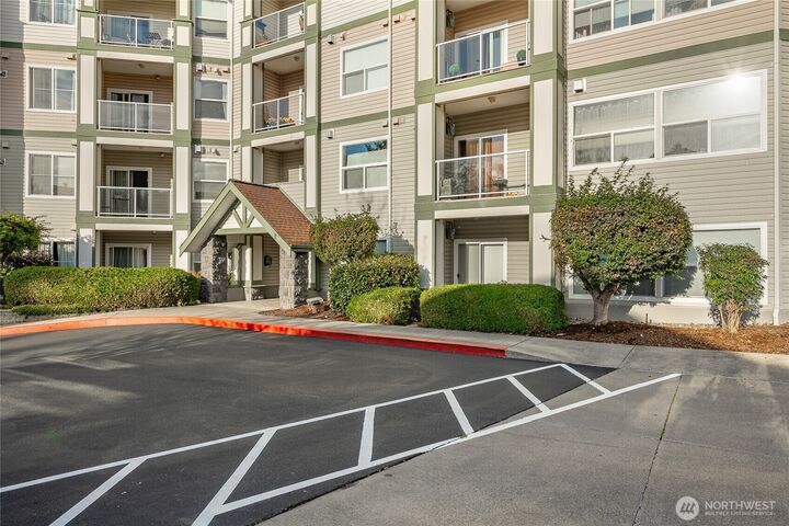 Property Photo:  251 W Bakerview St  N 103  WA 98226