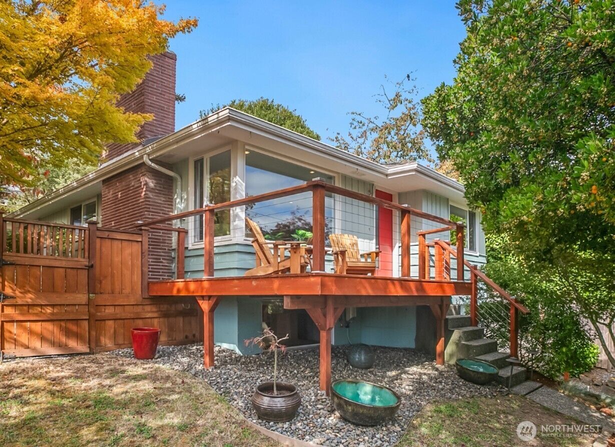 Property Photo:  8213  37th Avenue SW  WA 98126 