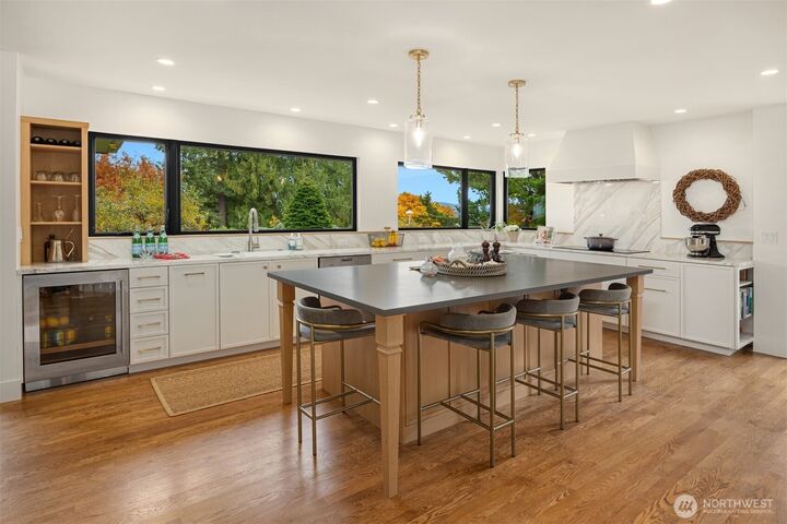 Property Photo: 7315 51st Avenue NE WA 98115