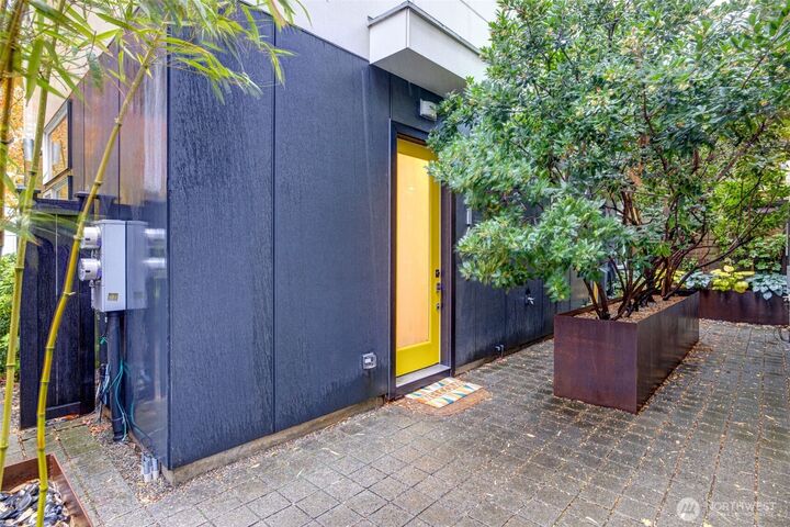 Property Photo:  7721  15th Avenue NW A  WA 98117