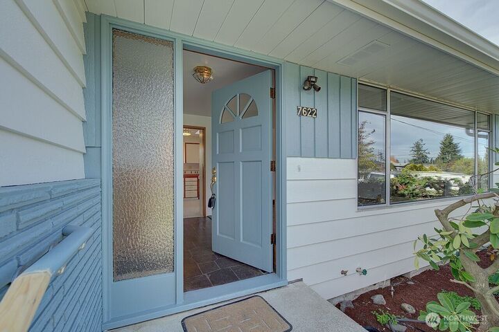 Property Photo:  7622  Easy Street  WA 98203