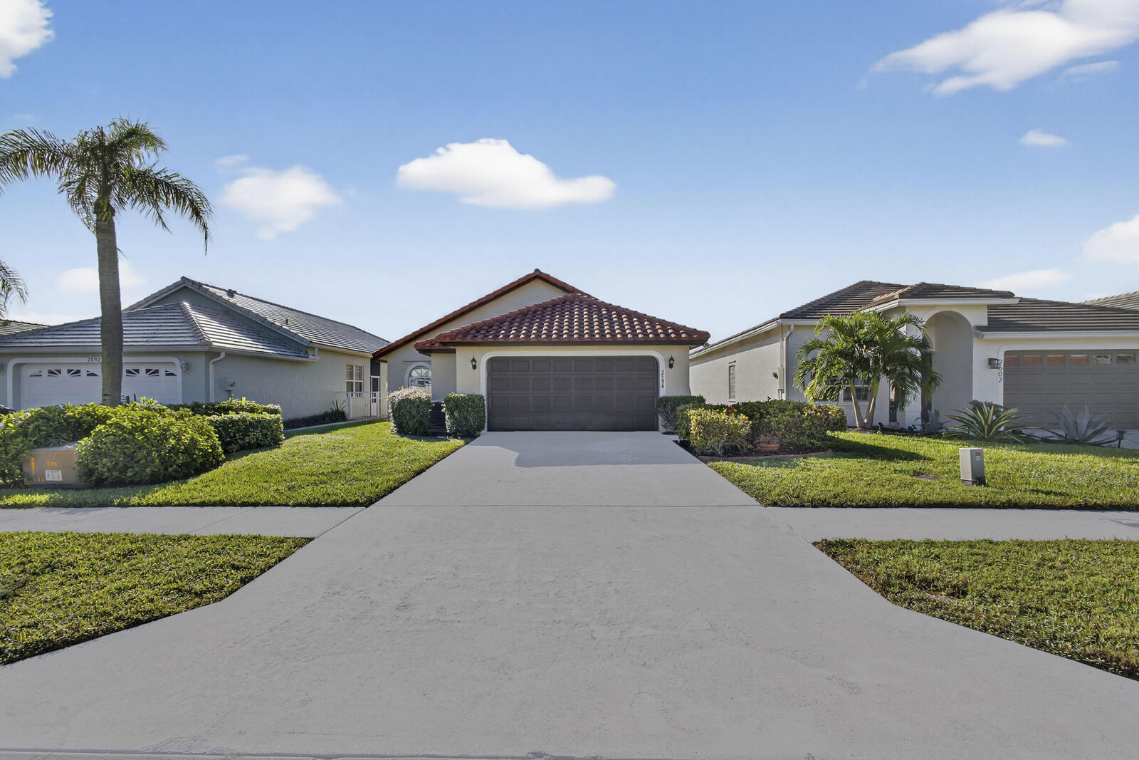 Property Photo:  2596 Country Golf Drive  FL 33414 
