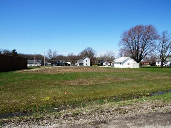 Property Photo:  901 N Main Street  IN 47031 