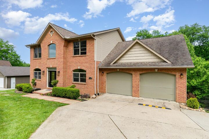 Property Photo:  1753 E Cove Circle  IN 47025