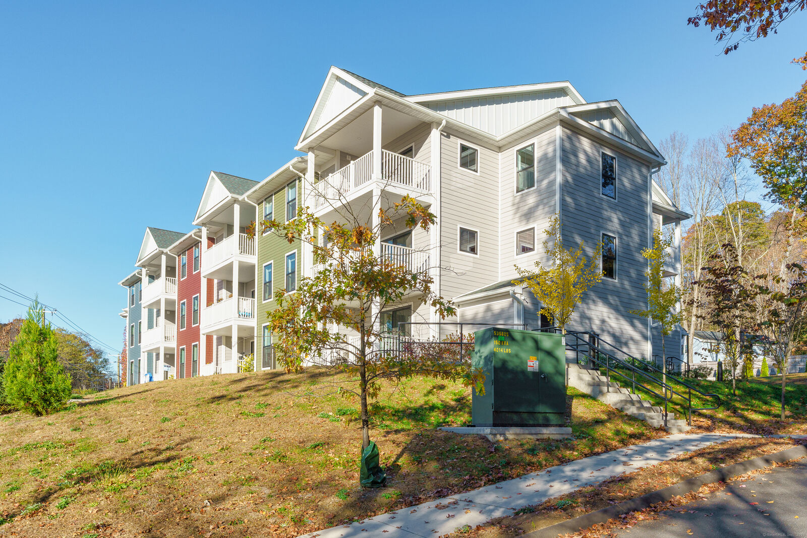 Property Photo: 401 Albany Turnpike 307 CT 06019