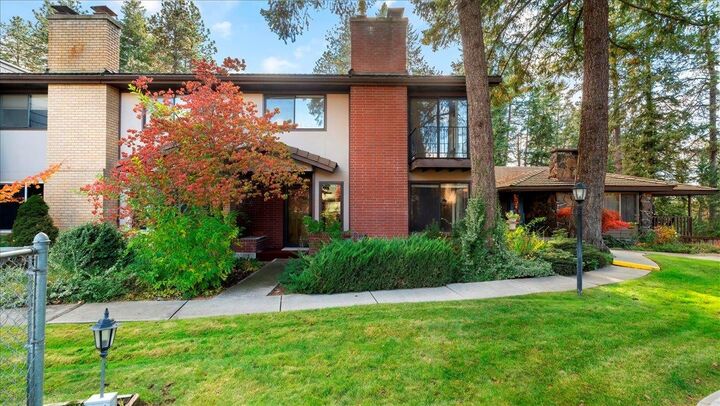 Property Photo: 12515 N Fairwood Dr 6 WA 99218