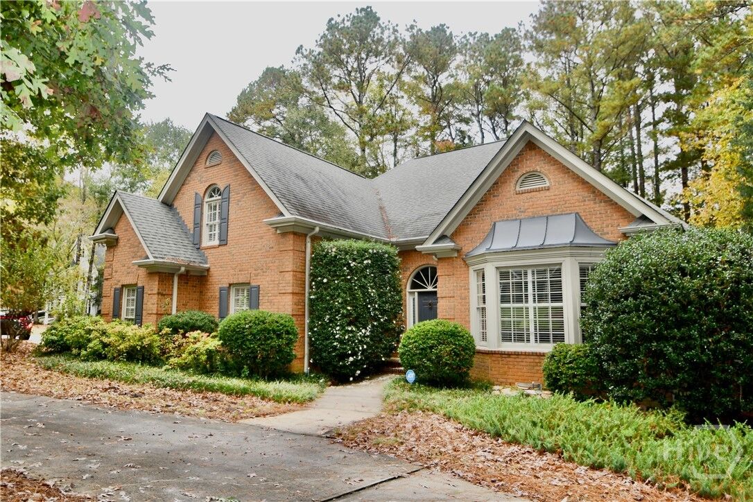 Property Photo:  114 Telfair Place  GA 30606
