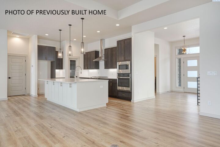 Property Photo: 7146 Talara Ct WA 99353