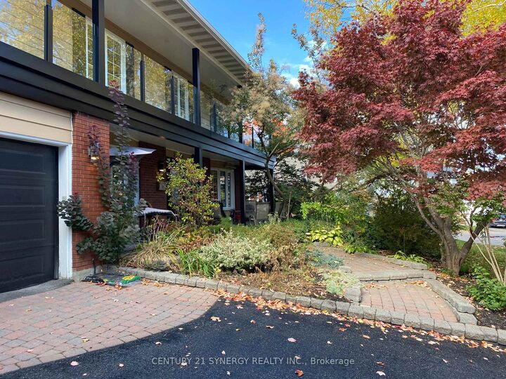 Property Photo: 2298 Bowman Road ON K1H 6V6