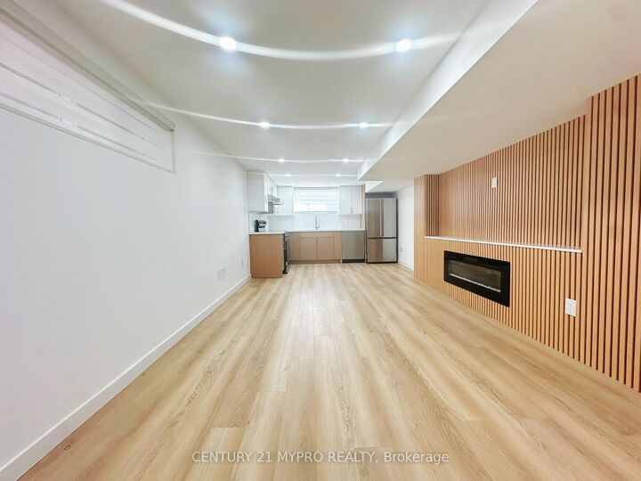 Photo de la propriété:  36 Rockport Crescent Basement  ON L4C 2L6