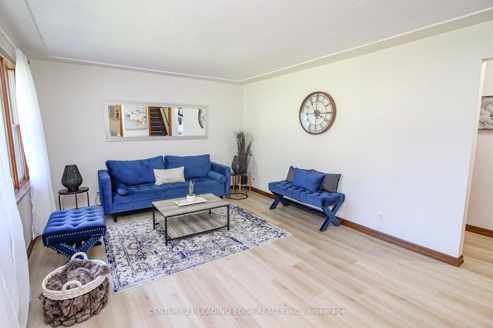 Property Photo:  121 Northview Avenue  ON L1N 2G8