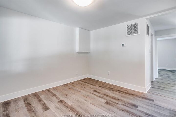 Property Photo:  301 Erieview Dr  ON N9Y 1M5