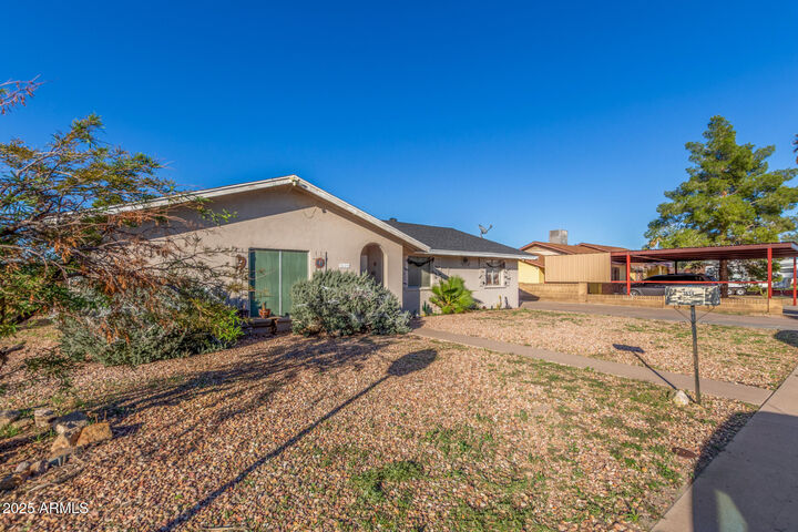 Property Photo: 3654 W Shangri La Road AZ 85029