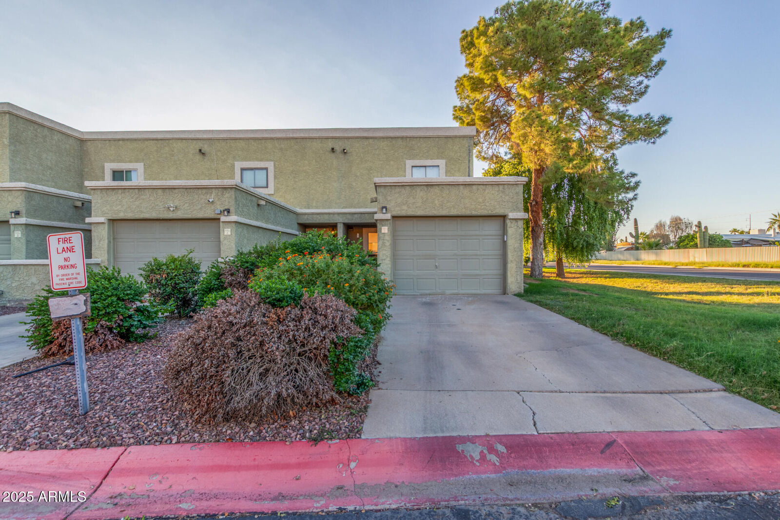 Property Photo:  815 E Grovers Avenue 1  AZ 85022 