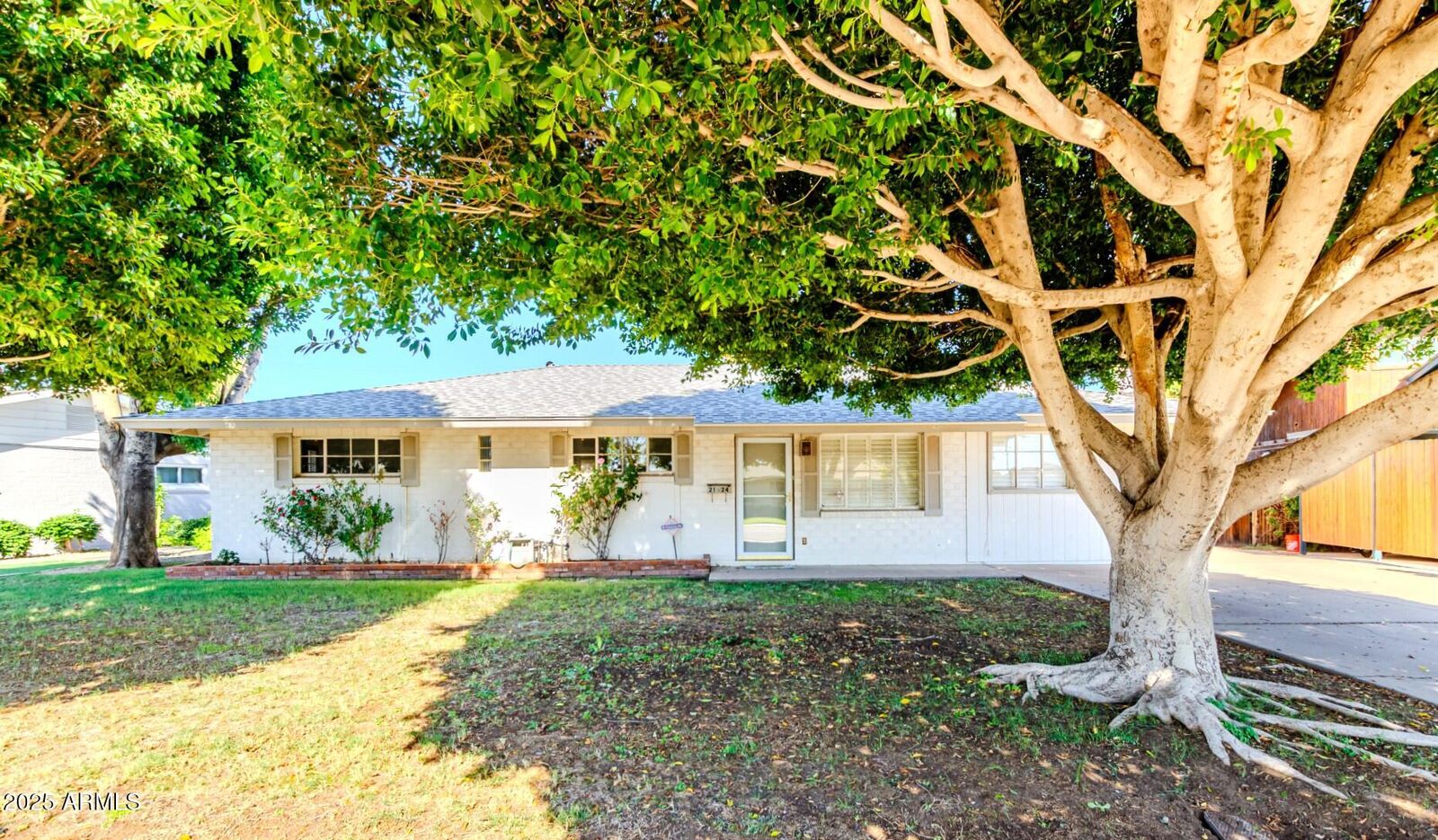 Property Photo:  2124 W Pinchot Avenue  AZ 85015 