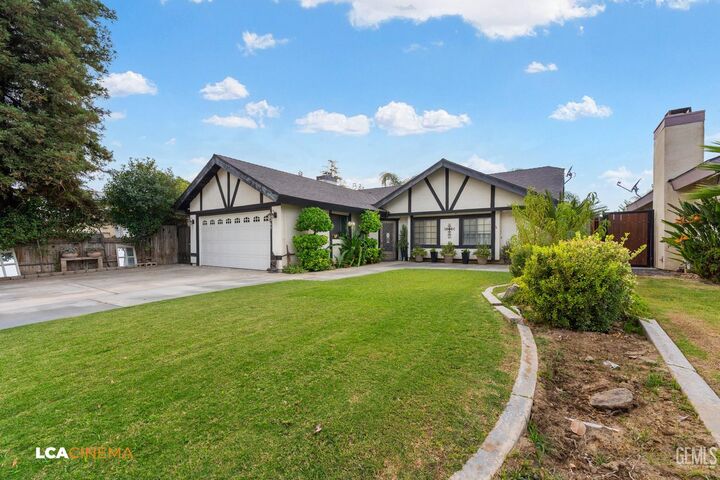 Property Photo: 4909 Kathimae Lane CA 93313