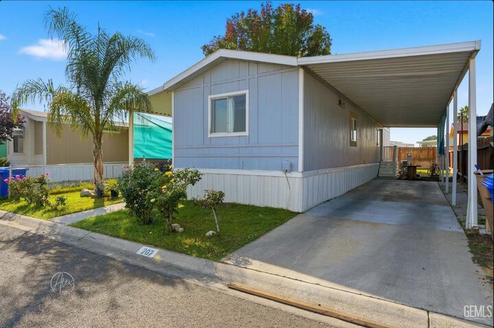 Property Photo:  6601 Eucalyptus Drive 207  CA 93306 