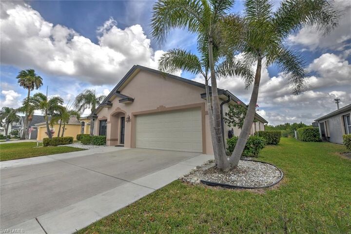 Property Photo: 15613 Beachcomber Ave FL 33908