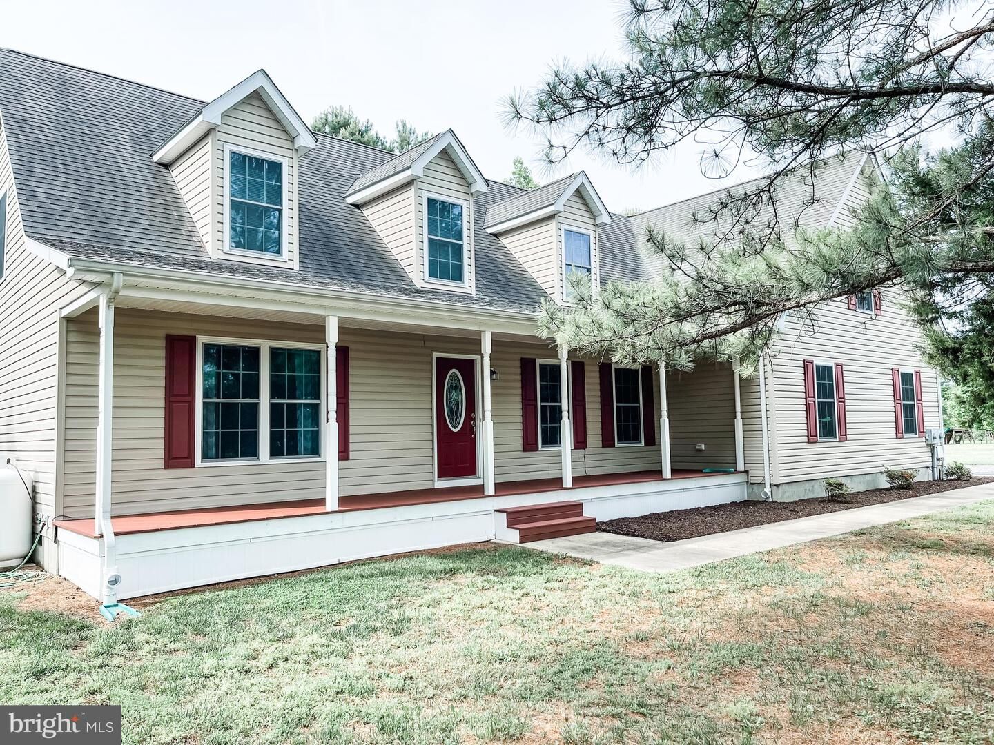Property Photo: 18162 White Tail Way MD 20684