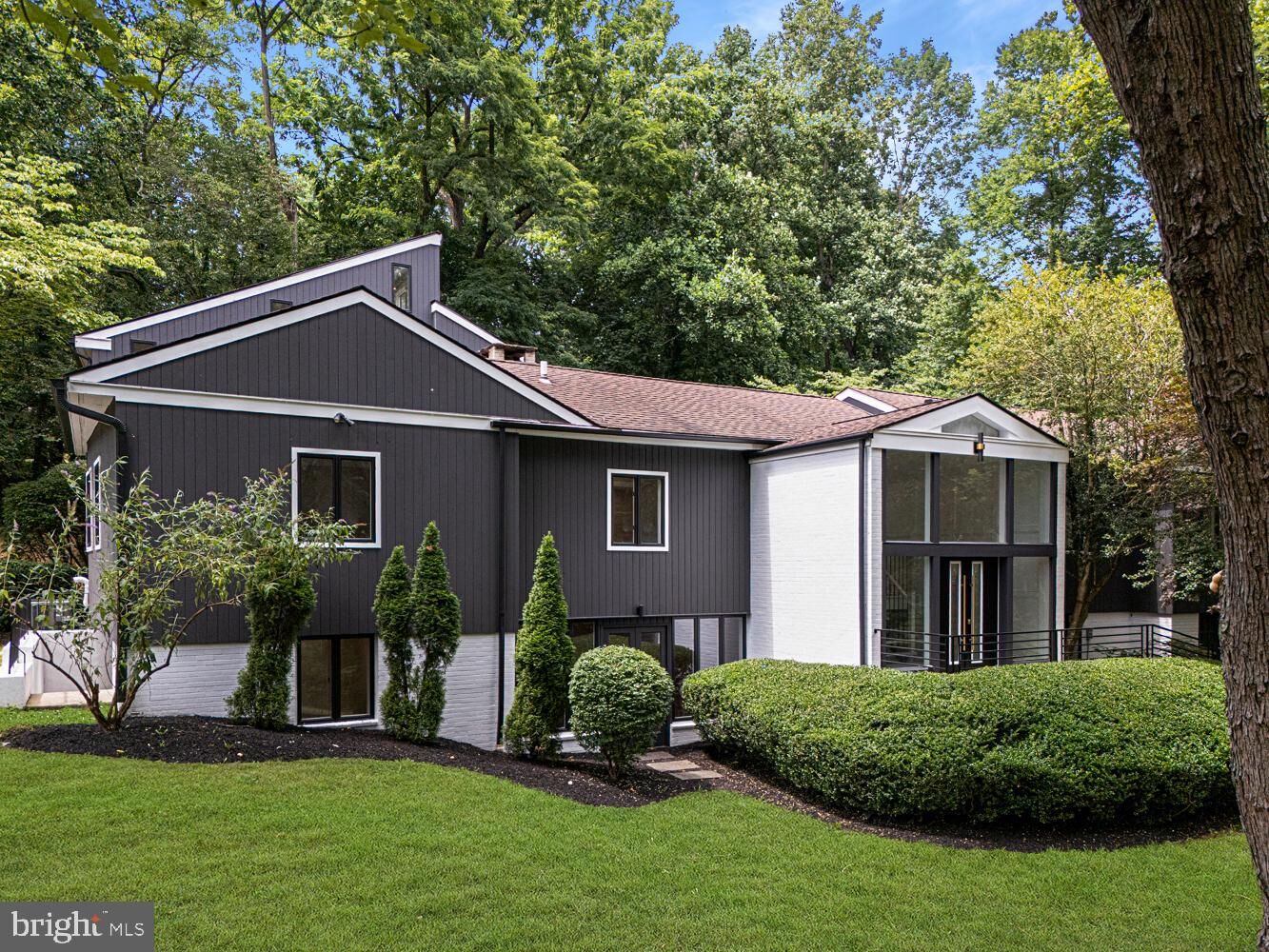 Property Photo:  117 W Possum Hollow Road  PA 19086