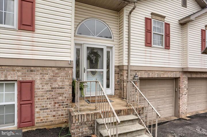 Property Photo: 201 Overview Circle W PA 17356