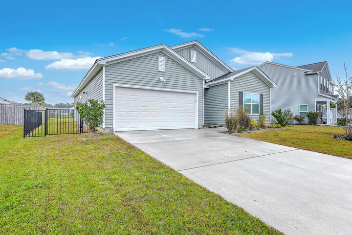 Property Photo:  102 Lilly Grace Lane  SC 29445 