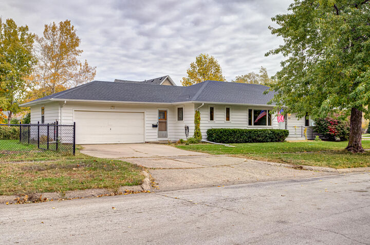 Property Photo: 421 Story Street IA 50248
