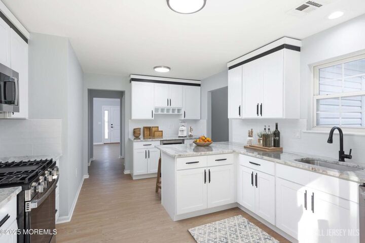 Property Photo:  4 Ellison Court  NJ 07735 