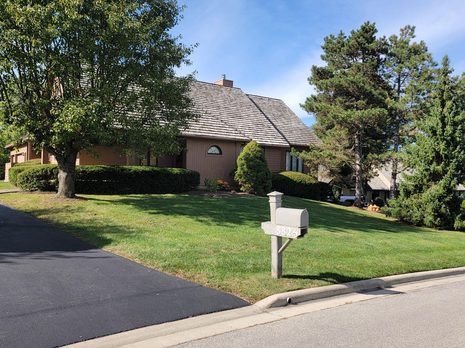 Property Photo: 8825 Birgham N Court OH 43017