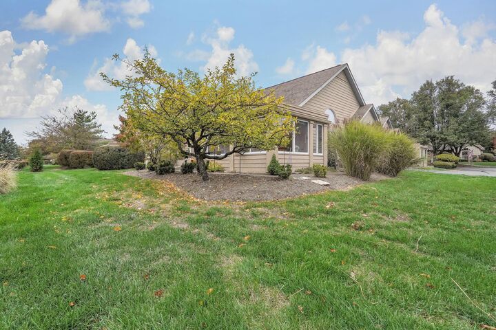 Property Photo:  129 Abbeycross Lane  OH 43082 