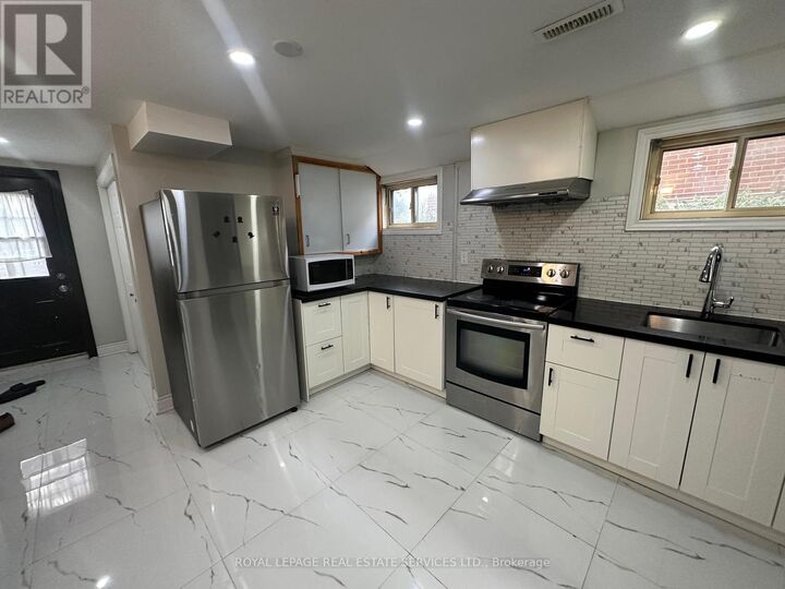 Property Photo:  66 Roseville Drive  ON L6Y 2G8 