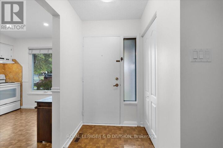 Property Photo: 189 Springhead Gardens 61 ON L4C 5C7