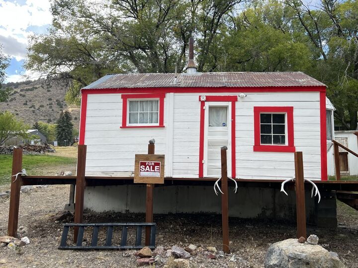 Property Photo: 27 Lakeview Drive NV 89833