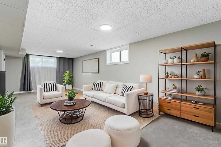 10157 145 Street NW  Edmonton AB T5N 2X6 photo