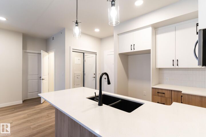 2225 44 Avenue NW 210  Edmonton AB T6T 0W5 photo