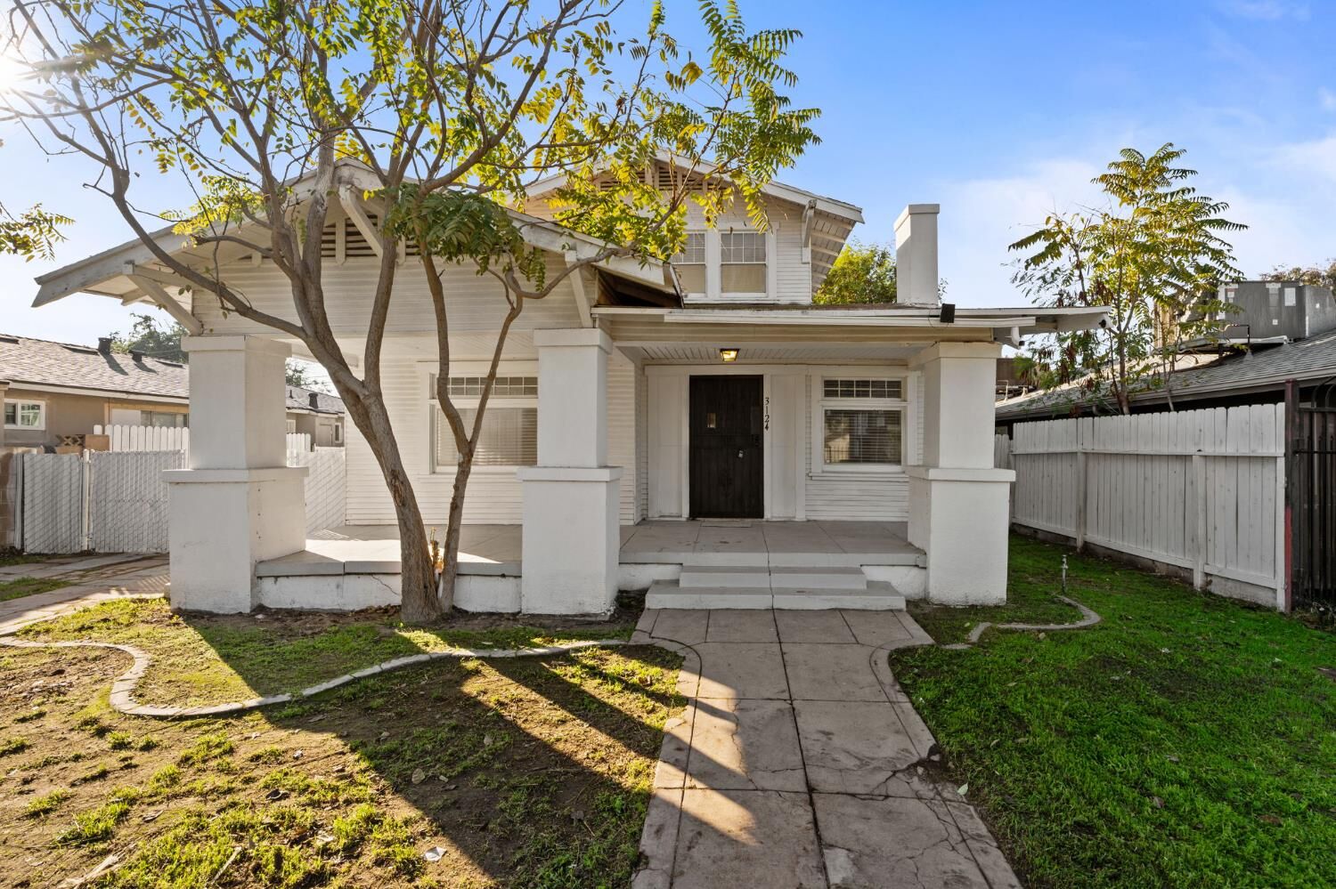 Property Photo:  3124 E Madison Avenue  CA 93702 