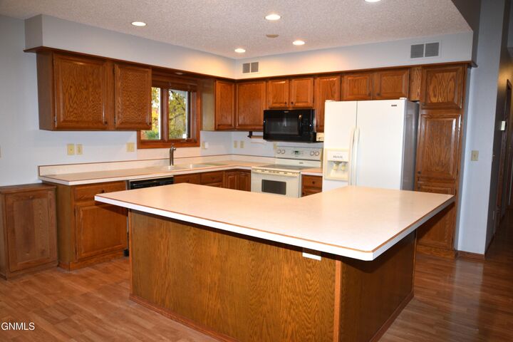 Property Photo:  671 Macon Drive  ND 58504 