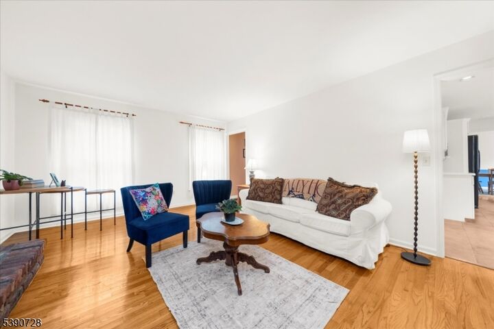 Property Photo:  5 Westminster Dr  NJ 08801 