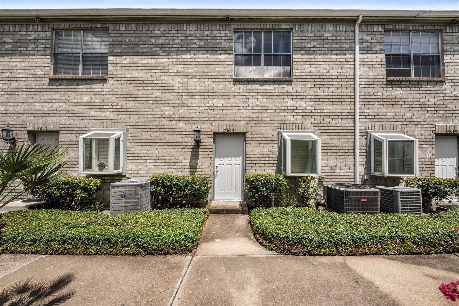 Property Photo:  7617 Cambridge Street 7617  TX 77054 