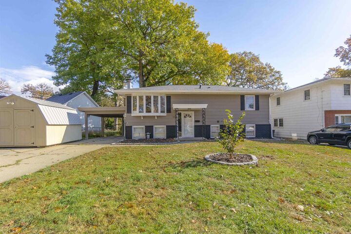 1916 Ashland Avenue  Cedar Falls IA 50613 photo