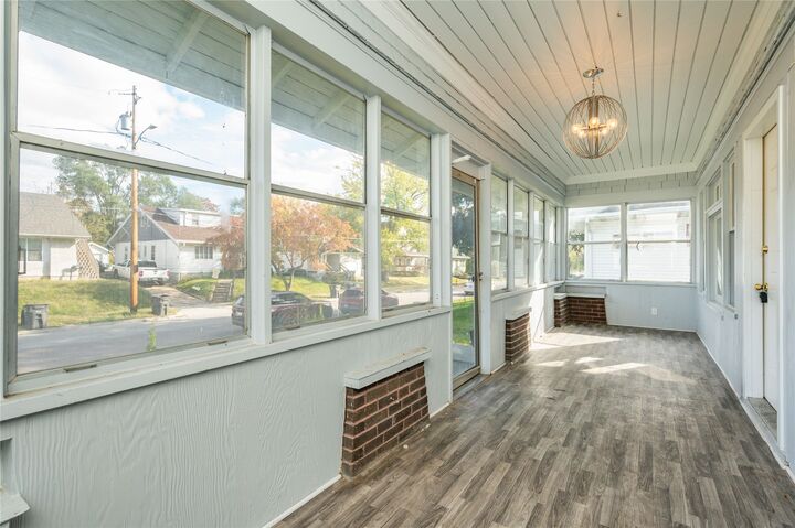 Property Photo:  3118 1st Street  IA 50313 